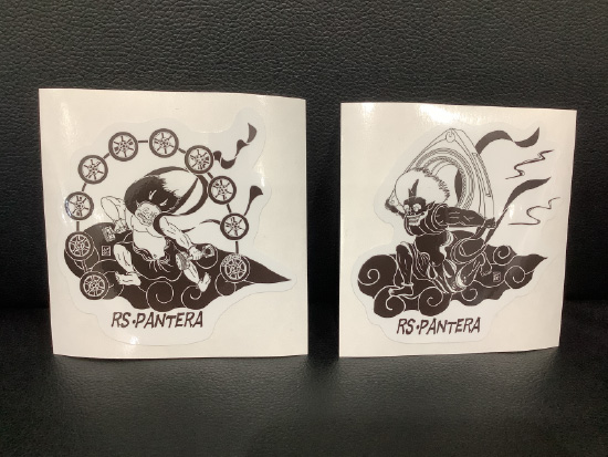 ���_�E���_�X�e�b�J�[